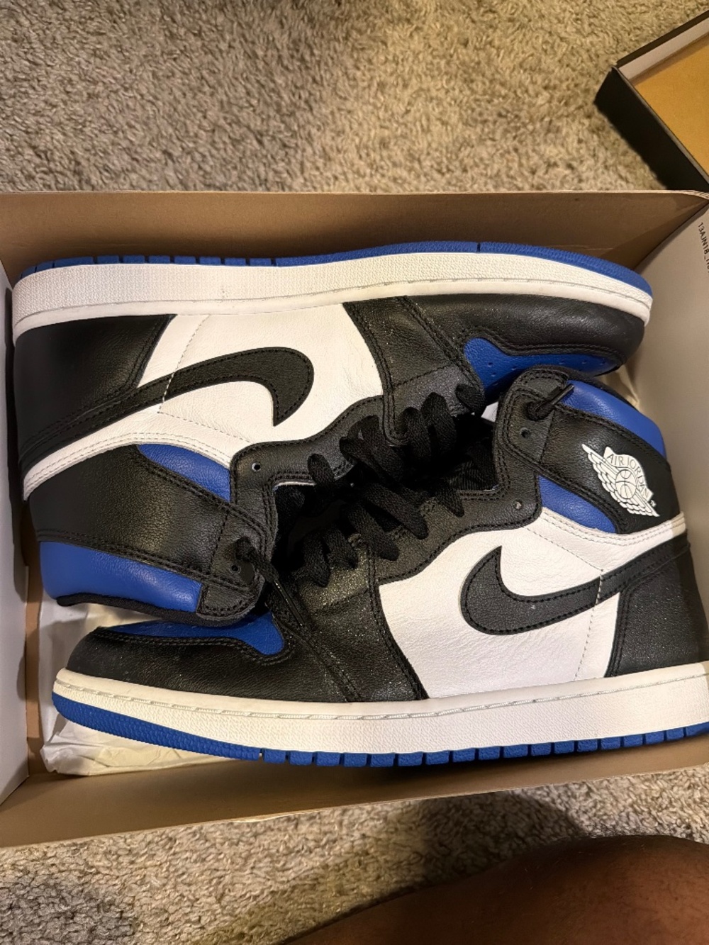 Air Jordan 1 Retro High OG "Royal Toe"